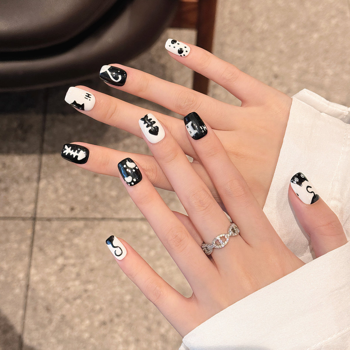 Monochrome